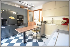 House LA COLLE SUR LOUP (06) with independent studio