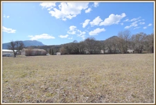  CASTELLANE terrain plat à bâtir avec permis valide pour villa et hangar  Vidéo disponible
