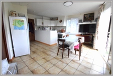 Maison de village avec deux appartements indépendents Visites samedi 4 à 18 h