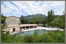 Castellane Gorges Du Verdon  2 hangars, hôtel, restaurant, deux villas 5 ha de flan de colline visite Visite 3 et 4 juillet 7 et 8 aout 