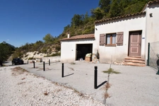 Demandolx 04120 deux pièce parking terrasse et jardinet  vidéo disponible