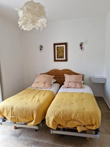 LA PALUD SUR VERDON Gite avec cuisine professionnelle, piscine.