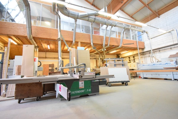 Immeuble et Usine à  VITRY SUR SEINE (94) Grosse rentabilité Visite du site le 13 Octobre matin uniquement.