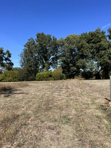 Terrain constructible de 983 m² au Trévoux (29380)