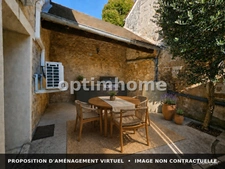 LABBEVILLE — MAISON EN PIERRE RÉNOVÉE, DEUX CHAMBRES, PATIO ET CAVE VOÛTÉE