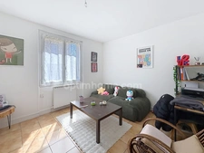 CHAMPAGNE SUR OISE (95) Maison louée en 2 appartements de 2 pièces