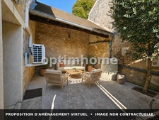 LABBEVILLE — MAISON EN PIERRE RÉNOVÉE, DEUX CHAMBRES, PATIO ET CAVE VOÛTÉE