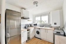 Appartement rénové 2 pièces de 44,56 m² Montlhéry  – Dernier étage – Garage boxé de 14 m² + cabanon 