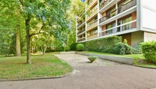 Appartement à vendre 4 pièces 84m² CHILLY MAZARIN en Essonne, domaine de Bel Abord avec piscine, tennis, parc arboré, au 4éme et dernier étage avec garage box, cave