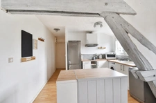 Appartement rénové 2 pièces de 44,56 m² Montlhéry  – Dernier étage – Garage boxé de 14 m² + cabanon 