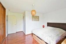 Ballainvilliers - À vendre maison 8 pièces, 3 chambres au RDC +2 chambres au 1er étage - Séjour ouvert sur terrain 810m²