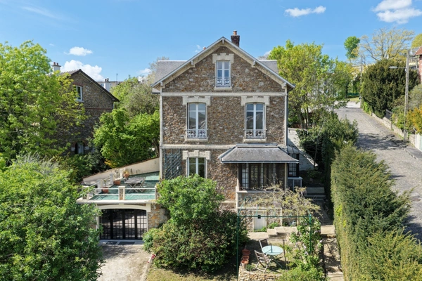 Belle maison meulière 8 pièces à vendre à JUVISY SUR ORGE (Essonne) à 20 km de Paris dans un quartier prisé !