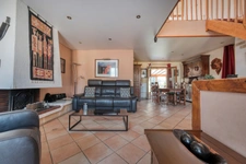 Elégante maison Familiale de 8 pièces 180m² avec Vie de Plain-Pied 6 Chambres - DPE C- Véranda et terrain arboré de 756m² 