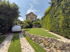 Beautiful 8-room stone house for sale in JUVISY SUR ORGE (Essonne), 20 km from Paris in a sought-after area!