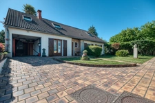 Elégante maison Familiale de 8 pièces 180m² avec Vie de Plain-Pied 6 Chambres - DPE C- Véranda et terrain arboré de 756m² 