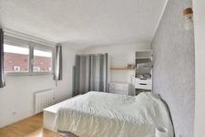 Appartement rénové 2 pièces de 44,56 m² Montlhéry  – Dernier étage – Garage boxé de 14 m² + cabanon 