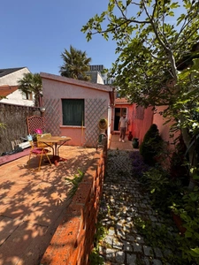 VILLEJUIF – Charmante maison individuelle avec jardin, terrasse et fort potentiel – 86 m² sur 351 m² de terrain