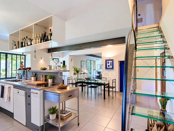 Drôme provençale, à SUZE-LA-ROUSSE – MAS PROVENÇAL RÉNOVÉ • 5 CHAMBRES, 4SDB/SDE, 5 WC • PISCINE • 2 GÎTES • VERGER