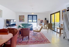 MONTELIMAR SUD - à vendre AppartementMONTÉLIMAR – APPARTEMENT CONTEMPORAIN, RÉSIDENCE RÉCENTE ET SÉCURISÉE  avec belle terrasse, garage et place de parking privative aérienne