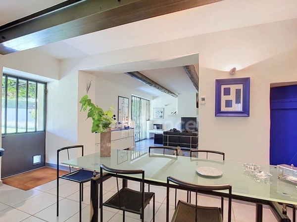 Drôme provençale, à SUZE-LA-ROUSSE – MAS PROVENÇAL RÉNOVÉ • 5 CHAMBRES, 4SDB/SDE, 5 WC • PISCINE • 2 GÎTES • VERGER