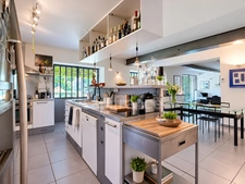 Drôme Provençale, in Suze-la-Rousse – Renovated Provençal farmhouse • 5 bedrooms, 4 bathrooms/shower rooms, 5 toilets • Swimming pool • 2 gîtes • Orchard