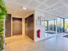 MONTELIMAR SUD - à vendre AppartementMONTÉLIMAR – APPARTEMENT CONTEMPORAIN, RÉSIDENCE RÉCENTE ET SÉCURISÉE  avec belle terrasse, garage et place de parking privative aérienne