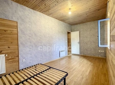 Dpt Drôme (26), à vendre proche de LA TOUCHE maison en pierre P5 mitoyenne, d'environ 110 m² habitables avec cour  