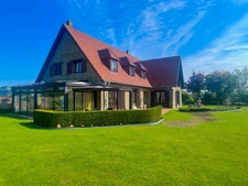 Dpt Pas-De-Calais(62) , à vendre propriété P(8) de 304m2 , terrain de 3000m2 ,double garages, véranda , pergola , cave à vins