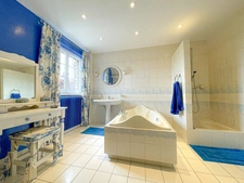 Dpt Pas-De-Calais (62), for sale property P(8) of 304m2, land of 3000m2, double garages, veranda, pergola, wine cellar