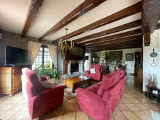 Dpt Pas-De-Calais(62) , à vendre propriété P(8) de 304m2 , terrain de 3000m2 ,double garages, véranda , pergola , cave à vins