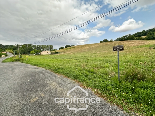 Terrain à vendre  SAINT CAPRAIS DE LERM (47)