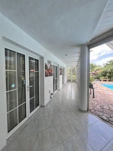 FORT-DE-FRANCE – Villa avec piscine et bungalow indépendant 