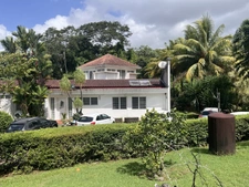 FORT-DE-FRANCE – Villa avec piscine et bungalow indépendant 