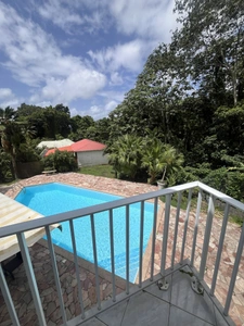 FORT-DE-FRANCE – Villa avec piscine et bungalow indépendant 