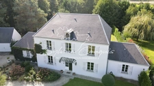 Dpt Loiret (45), à vendre SULLY SUR LOIRE Maison bourgeoise 9 pièces de 270 m² - Terrain de 2 548,00 m² - Piscine chauffée - Garage - 
