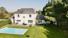 Dpt Loiret (45), à vendre SULLY SUR LOIRE Maison bourgeoise 9 pièces de 270 m² - Terrain de 2 548,00 m² - Piscine chauffée - Garage - 
