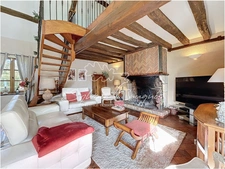 A charming and characterful farmhouse, Les Bordes area, near the Orléans Forest
