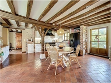 A charming and characterful farmhouse, Les Bordes area, near the Orléans Forest
