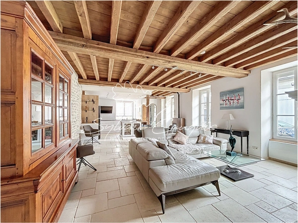 Maison à vendre 8 pièces ESCRENNES (45), 250m², 2 Granges, 4 chambres et +