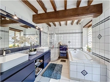 A charming and characterful farmhouse, Les Bordes area, near the Orléans Forest