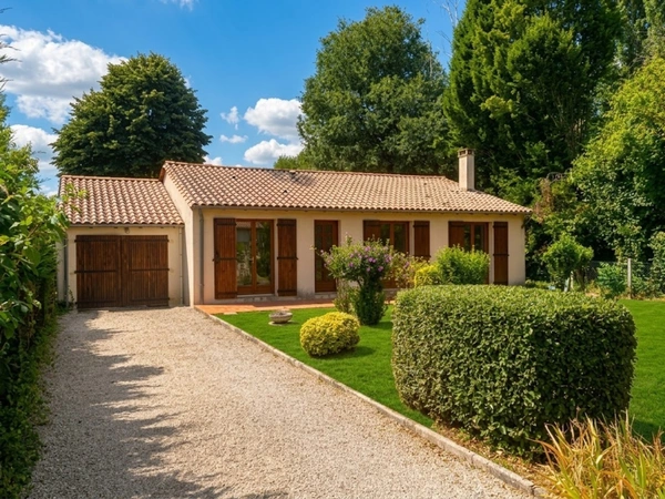 Bergerac : maison de plain-pied avec jardin, dans un quartier prisé !!