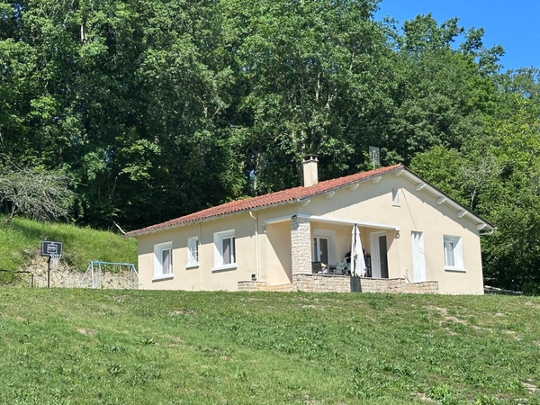 Maison avec vue panoramique sur la campagne – Un véritable havre de paix aux portes de BERGERAC (24)