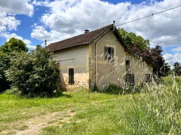 AUTHENTIQUE ET RARE : Maison en pierre avec dépendances – BERGERAC (24)