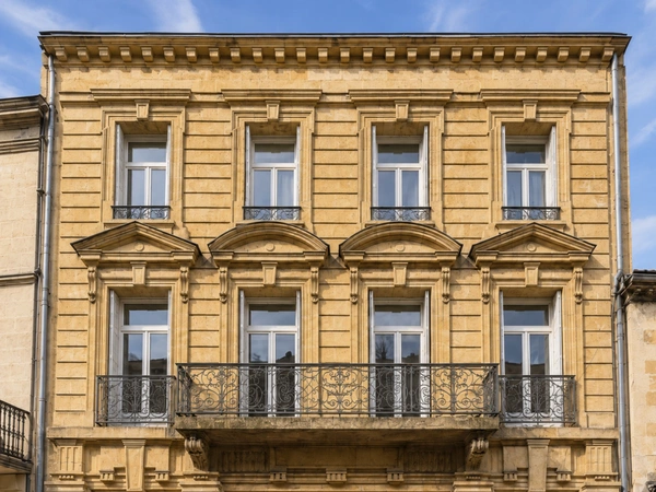 BERGERAC CENTRE – Superbe appartement de standing de 110 m² - Type 4 - avec balcon