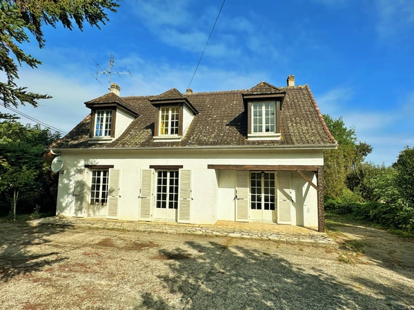Maison à vendre 6 pièces VARENNES (24)
