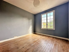 Maison à vendre 6 pièces VARENNES (24)