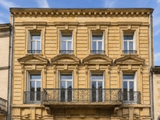 BERGERAC CENTRE – IMMEUBLE DE RAPPORT avec 3 superbes Appartements de Standing