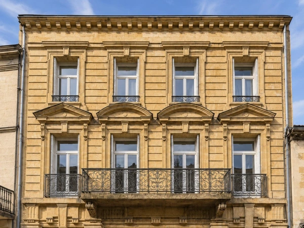 BERGERAC CENTRE – IMMEUBLE DE RAPPORT avec 3 superbes Appartements de Standing