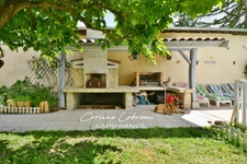 Maison de village avec bel espace extérieur