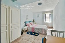 Maison de village avec bel espace extérieur